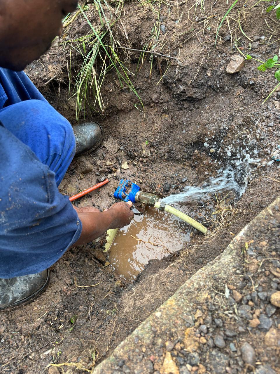 Emergency underground water pipe repair